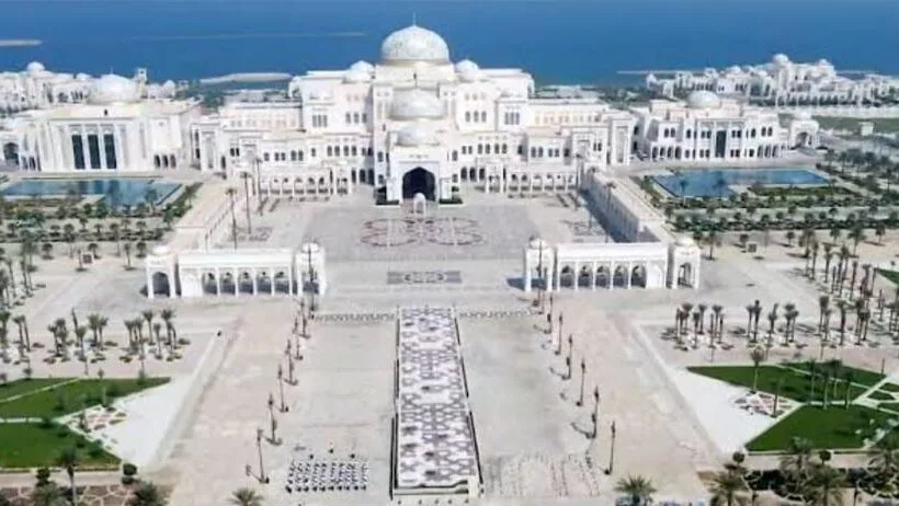 5 Stündige Abu Dhabi Stadtrundfahrt ((Gäste sind in Abu Dhabi )) ab 225 AED pro Px .circa 63 € .